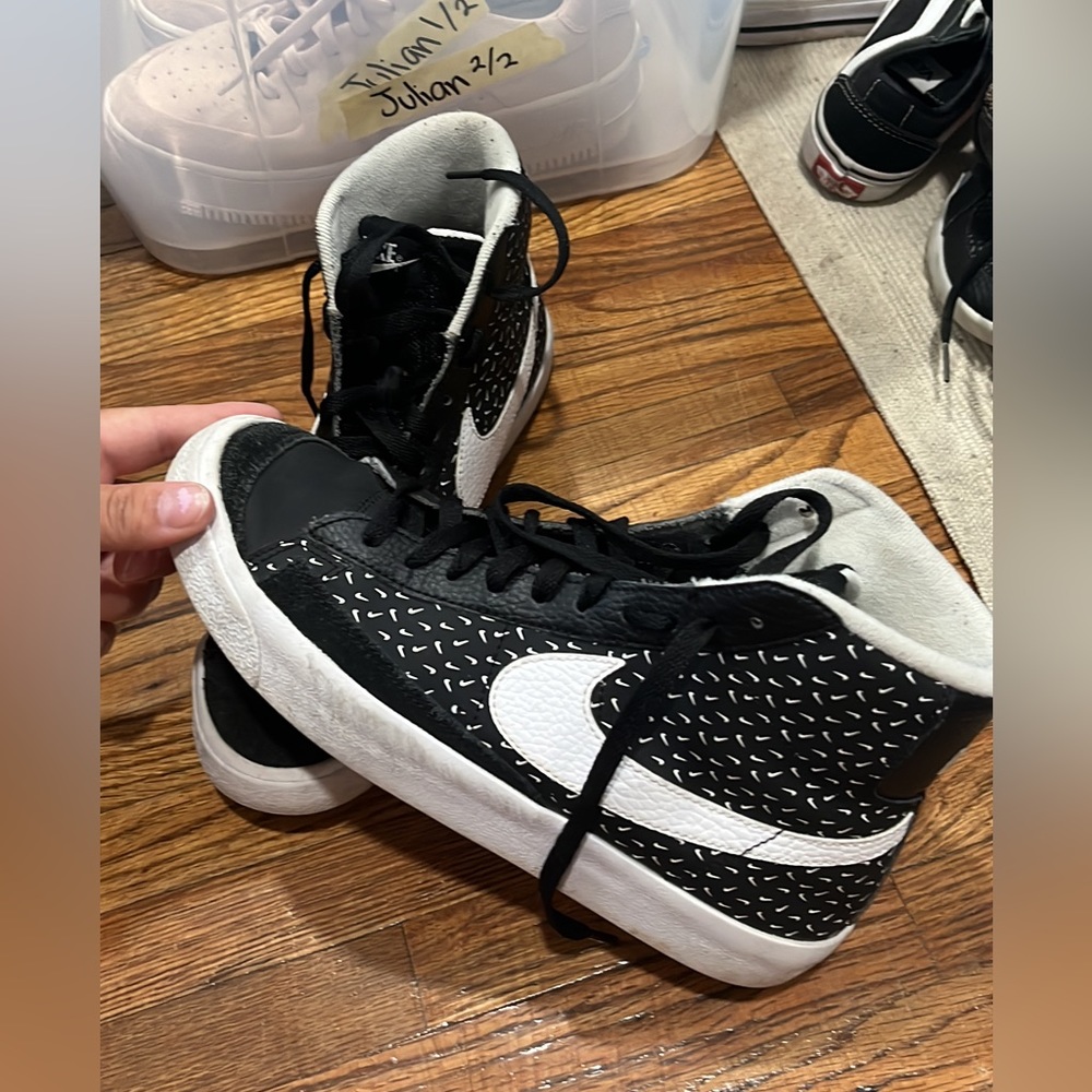 Youth size 7 Nike Blazers